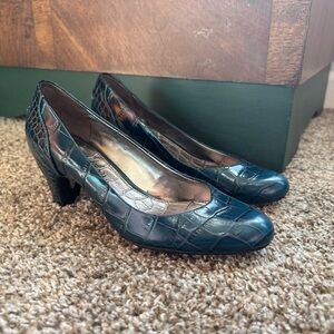 SAM EDELMAN Yuma Leather Croc Embossed Heels Blue green teal